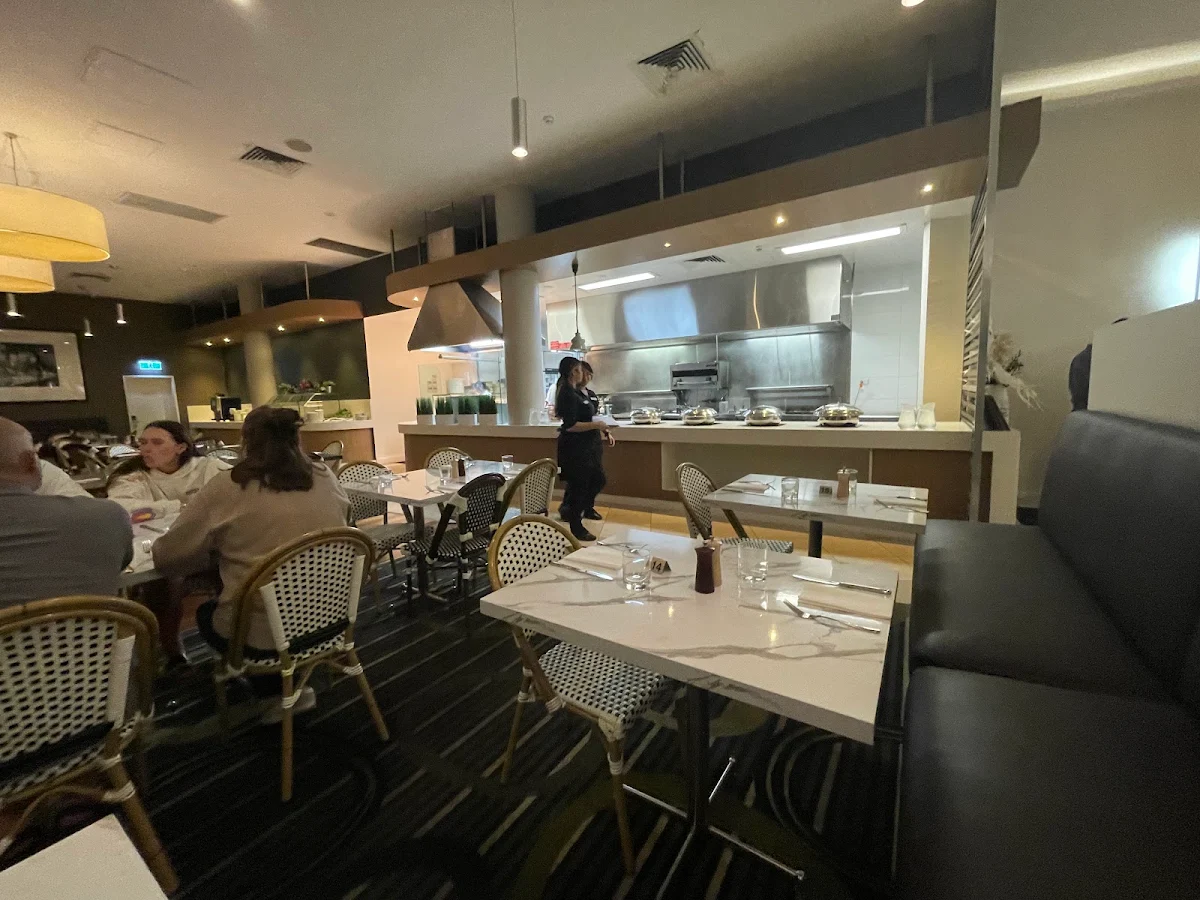 Vibe, Catalina Restaurant