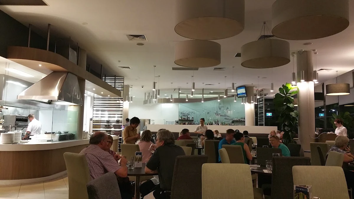 Vibe, Catalina Restaurant