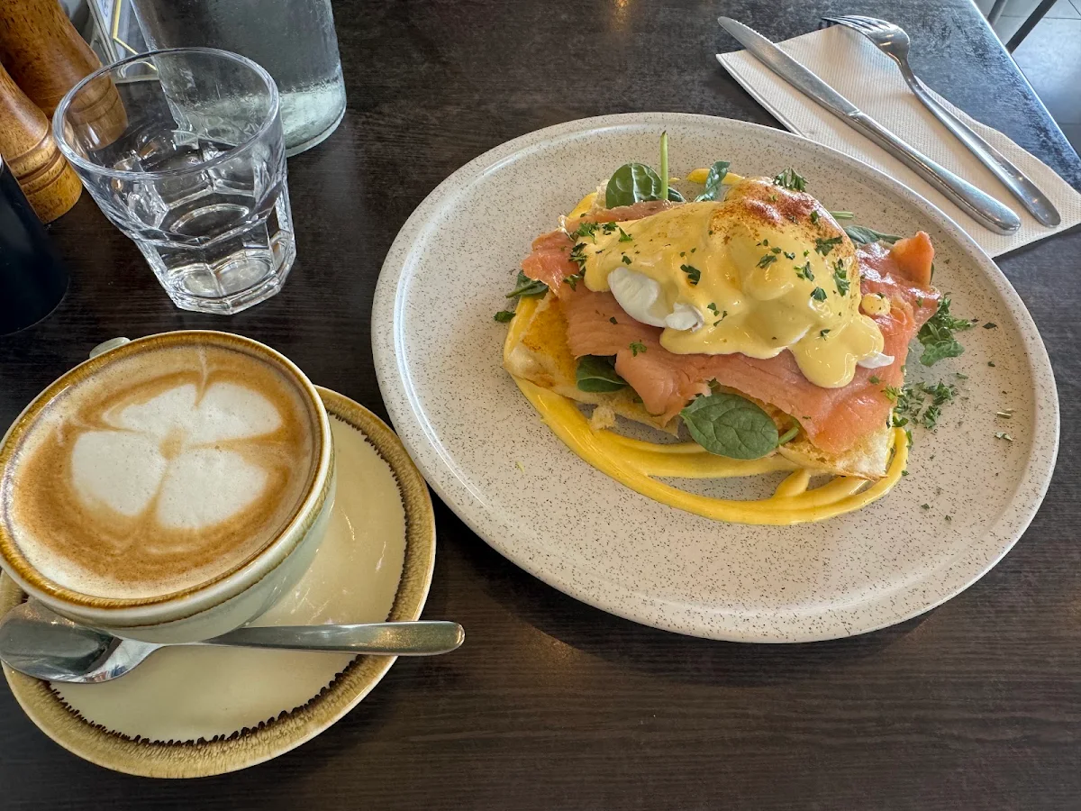 Food & drink, Social Cafe, Bar & Restaurant