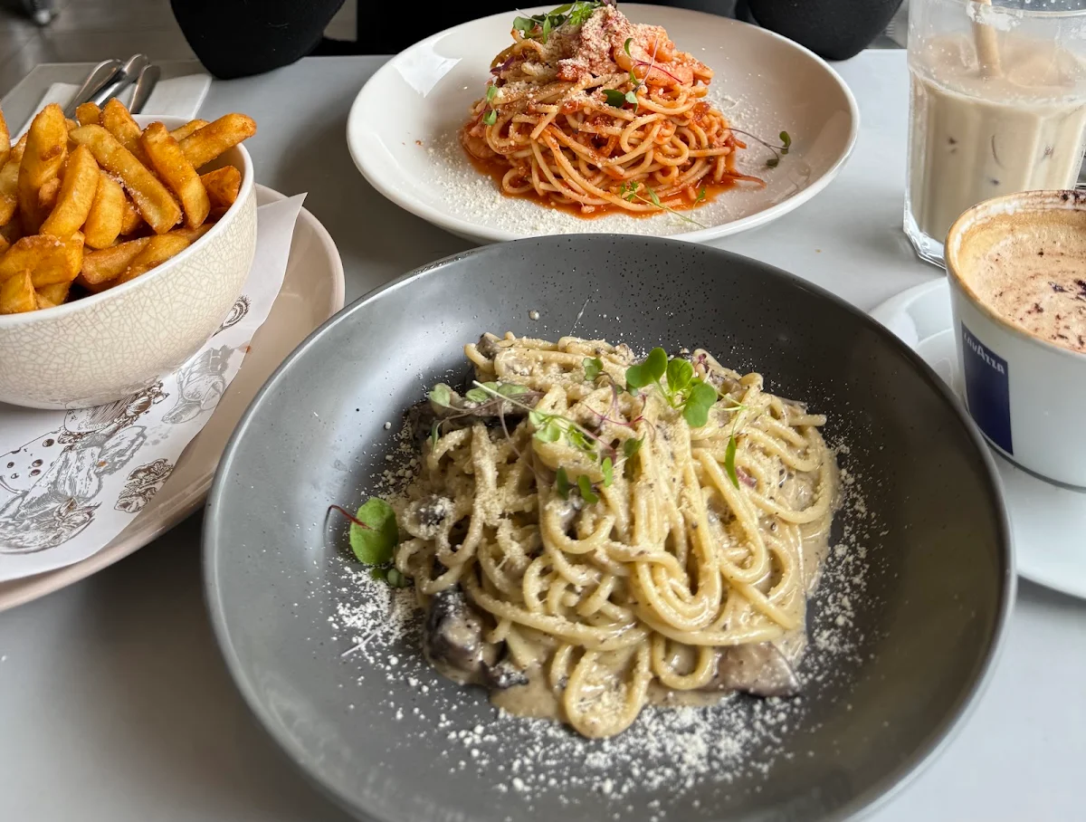 Food & drink, Social Cafe, Bar & Restaurant