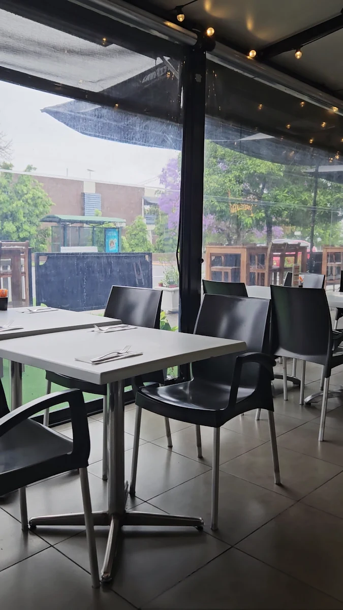 Vibe, Social Cafe, Bar & Restaurant