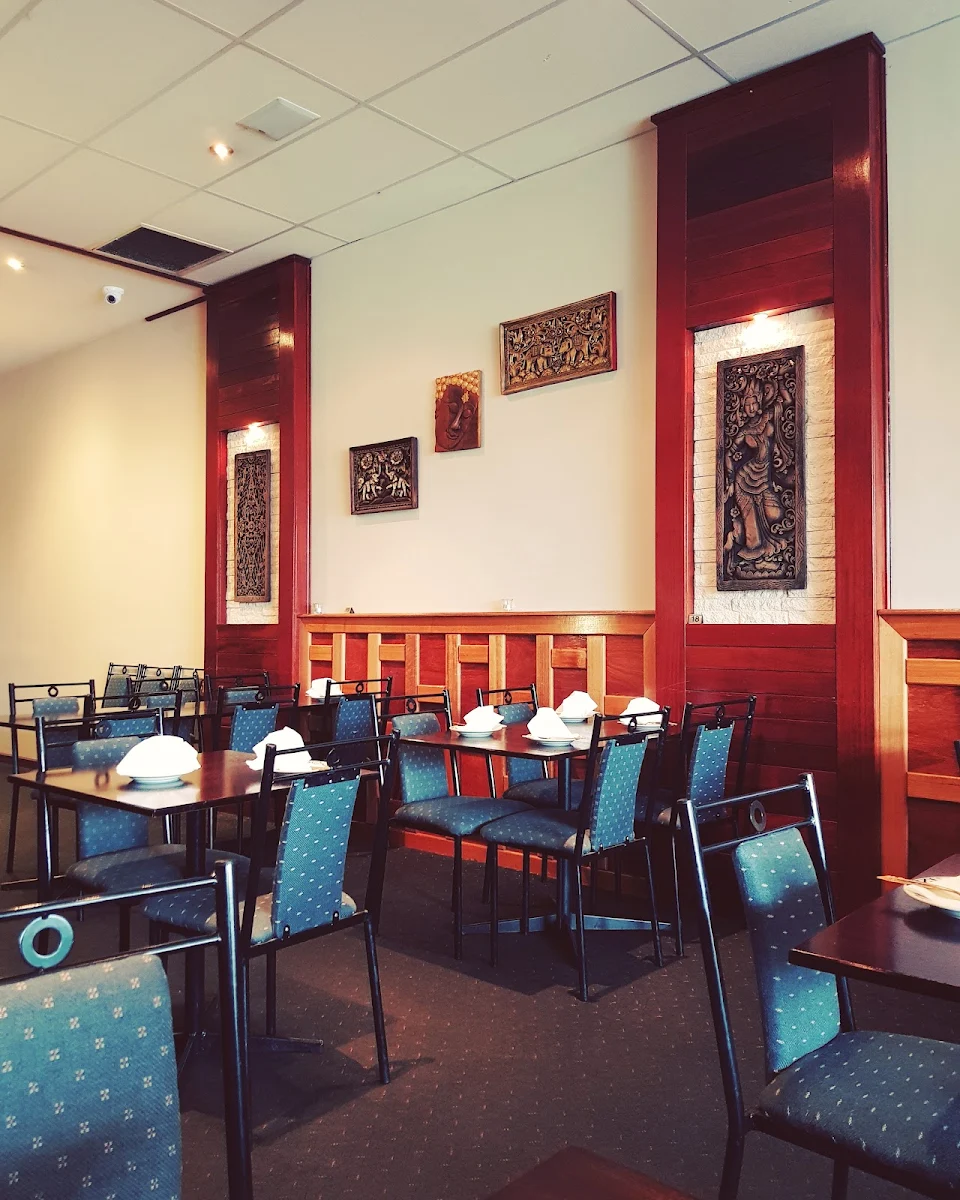 Vibe, Ploy Thai