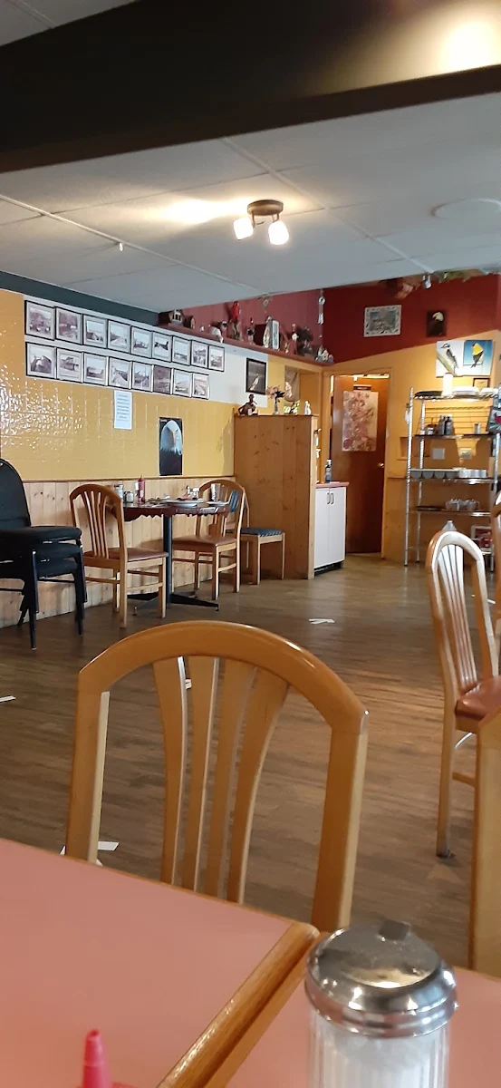 Vibe, Early Bird Cafe