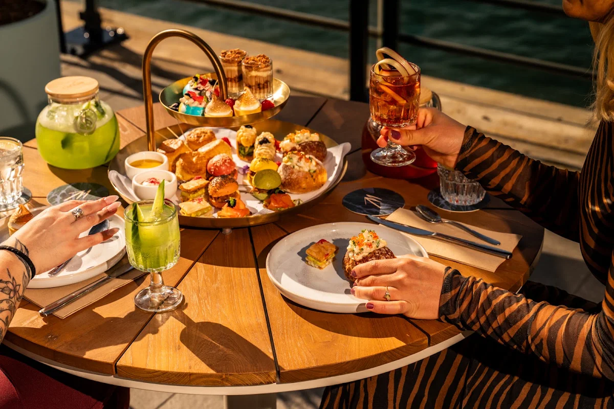 Food & drink, Cruise Bar & Restaurant