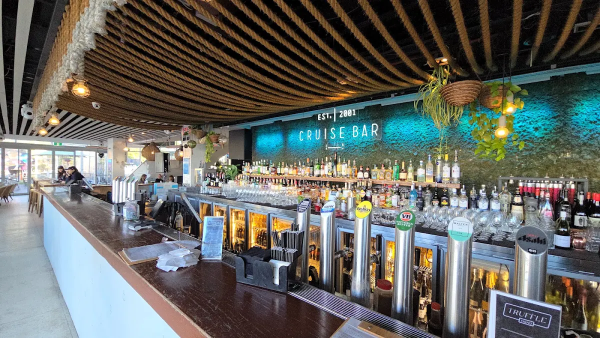 Vibe, Cruise Bar & Restaurant