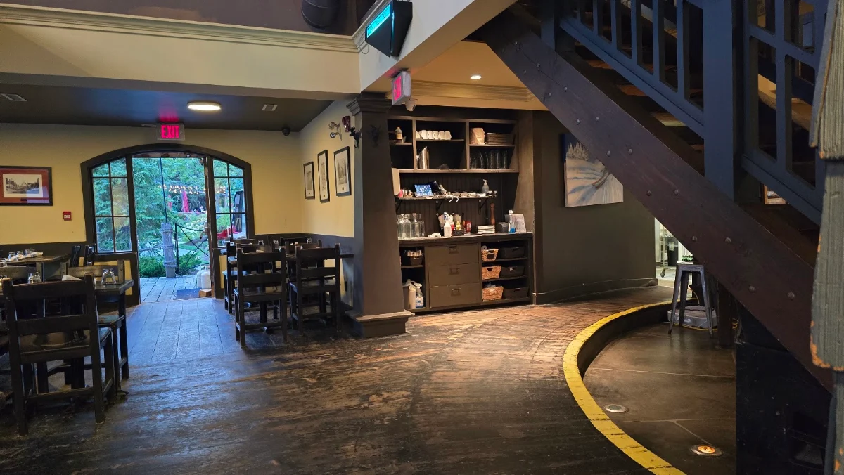 Vibe, Kaytoo Restaurant & Bar