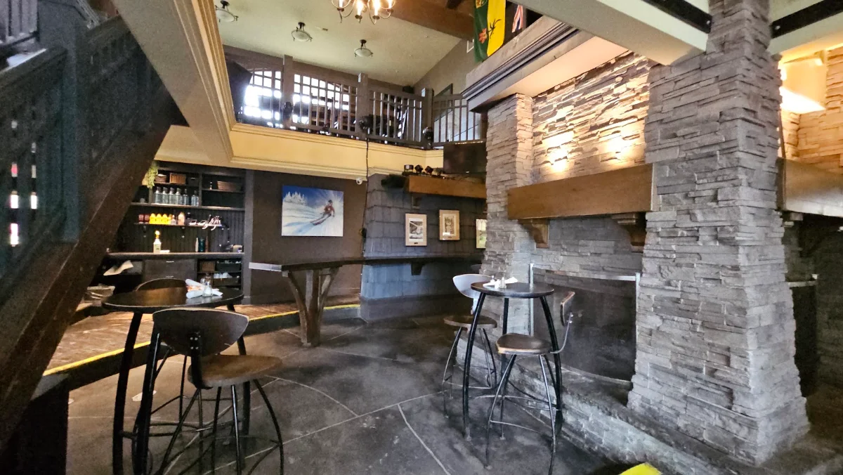 Vibe, Kaytoo Restaurant & Bar