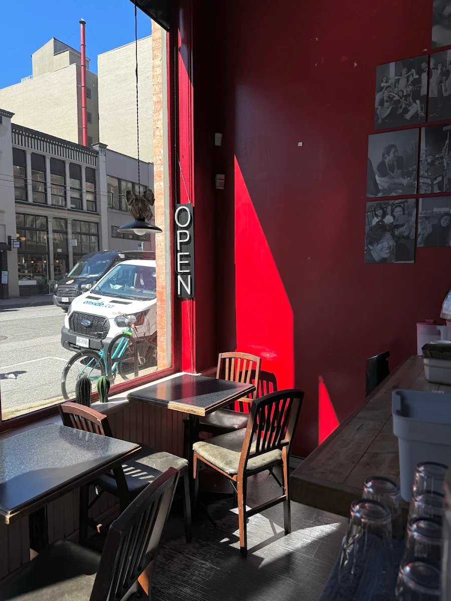 Vibe, Stega Eatery