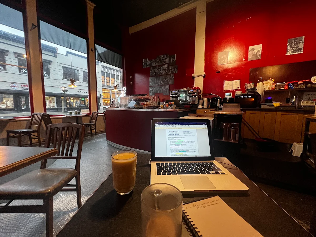 Vibe, Stega Eatery
