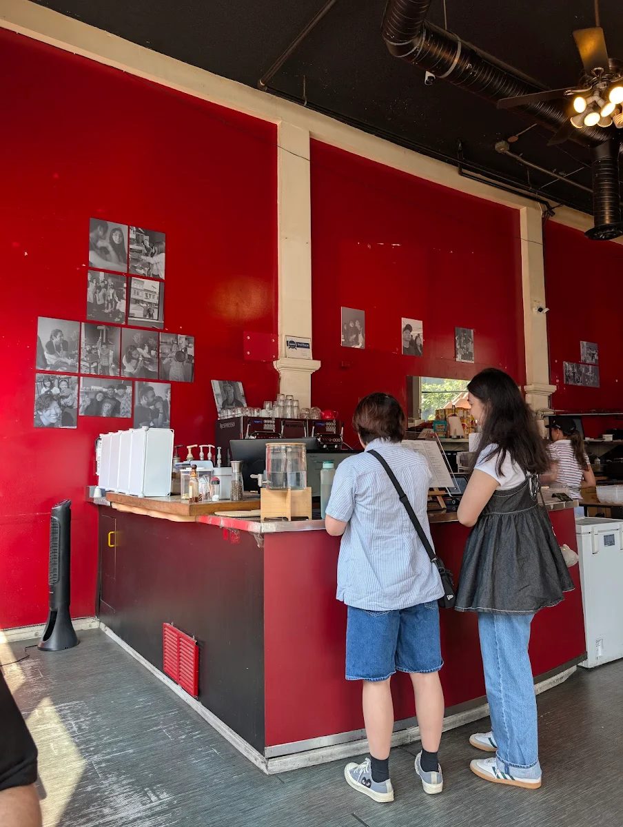 Vibe, Stega Eatery