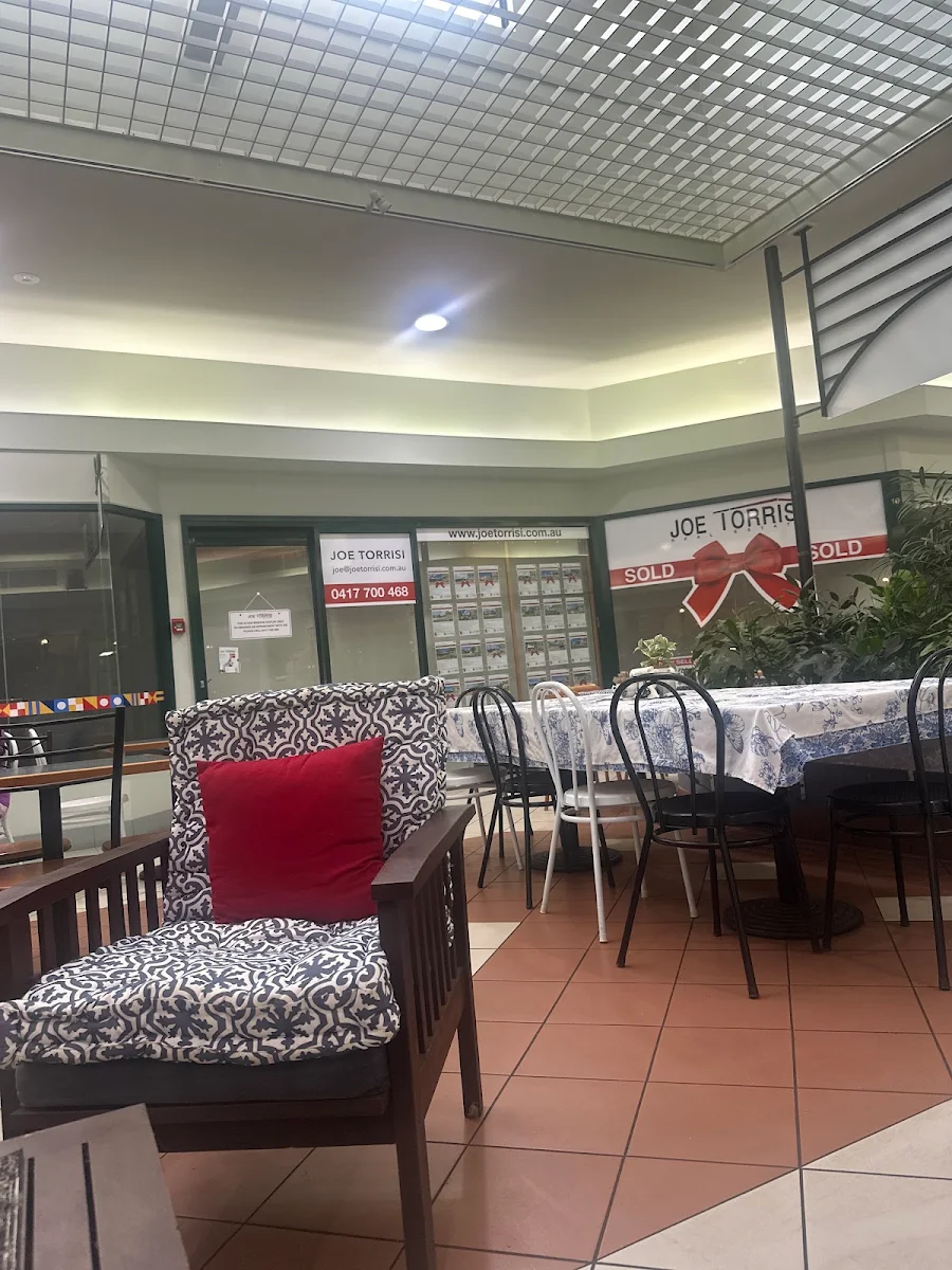 Vibe, Vincenzo's Coffee Lounge