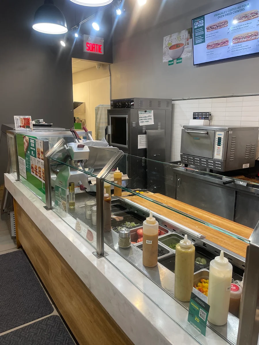 Vibe, Dagwoods La Sandwicherie
