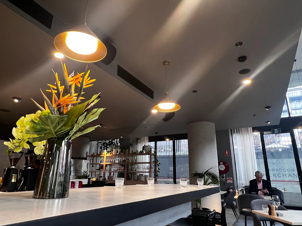 Vibe, Braddon Merchant