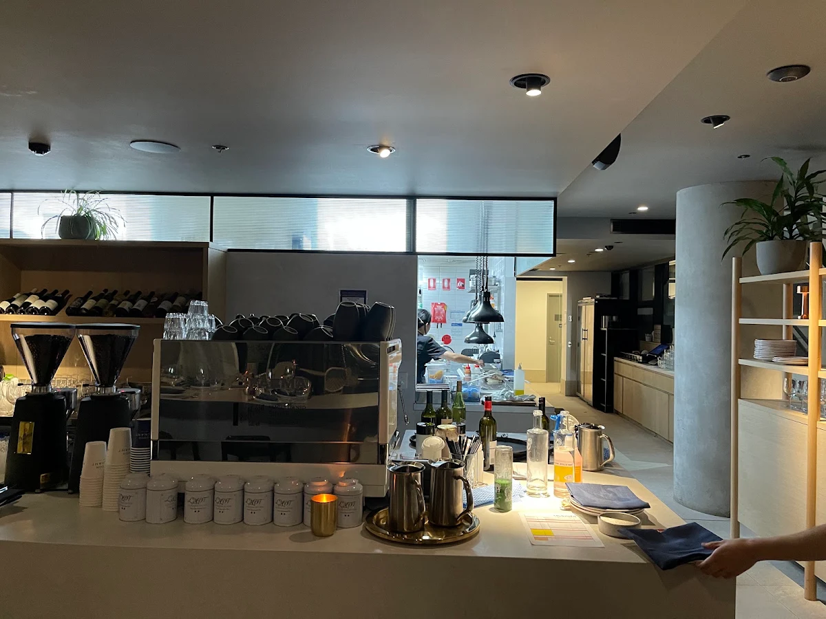 Vibe, Braddon Merchant