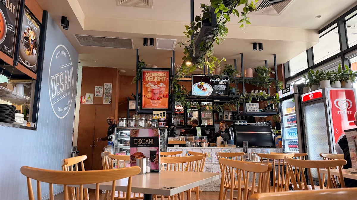 Vibe, Degani Mernda Junction