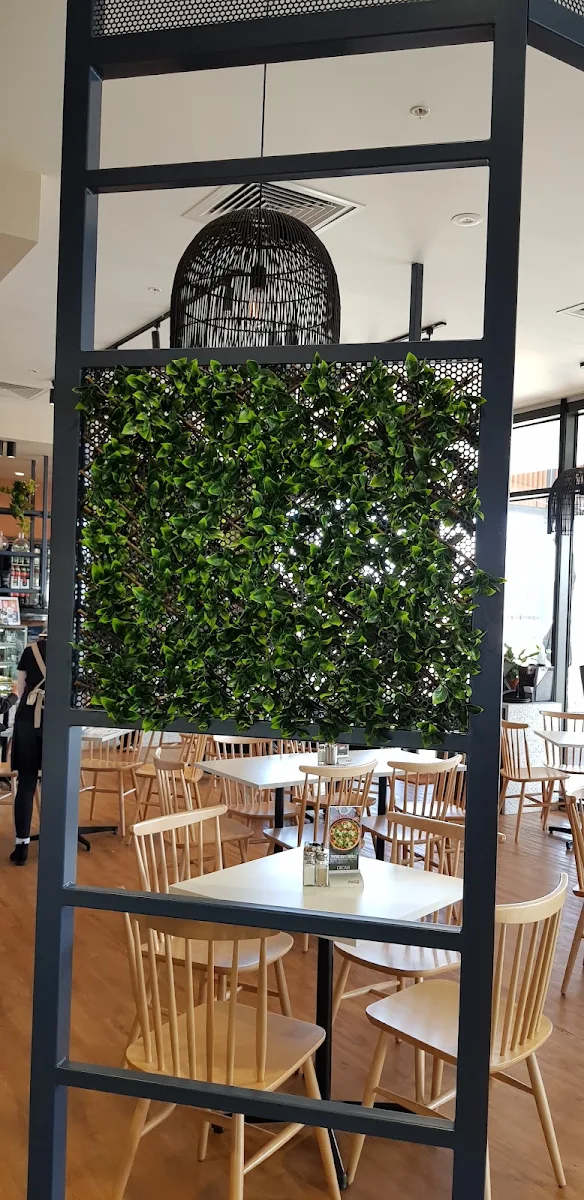 Vibe, Degani Mernda Junction