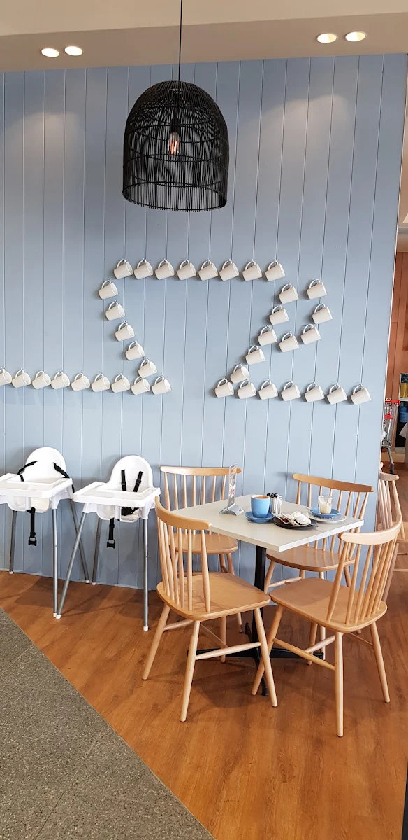 Vibe, Degani Mernda Junction