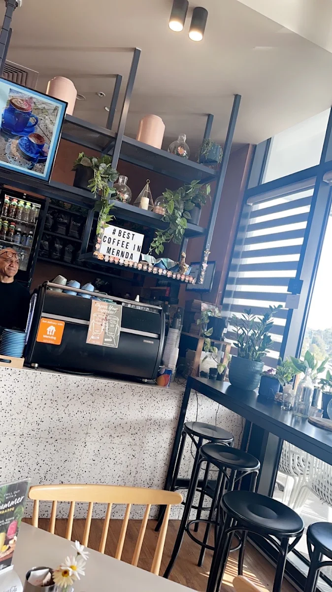Vibe, Degani Mernda Junction