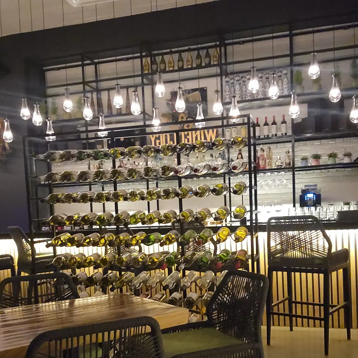 Vibe, Wineology