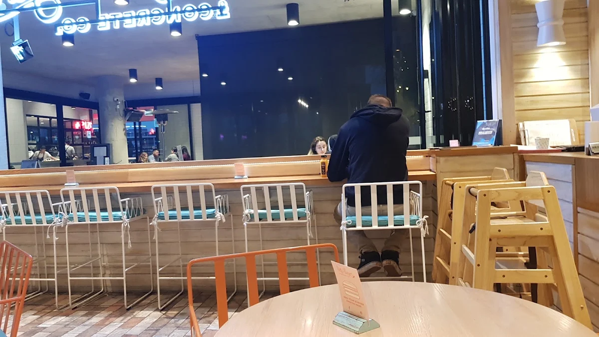 Vibe, Betty's Burgers
