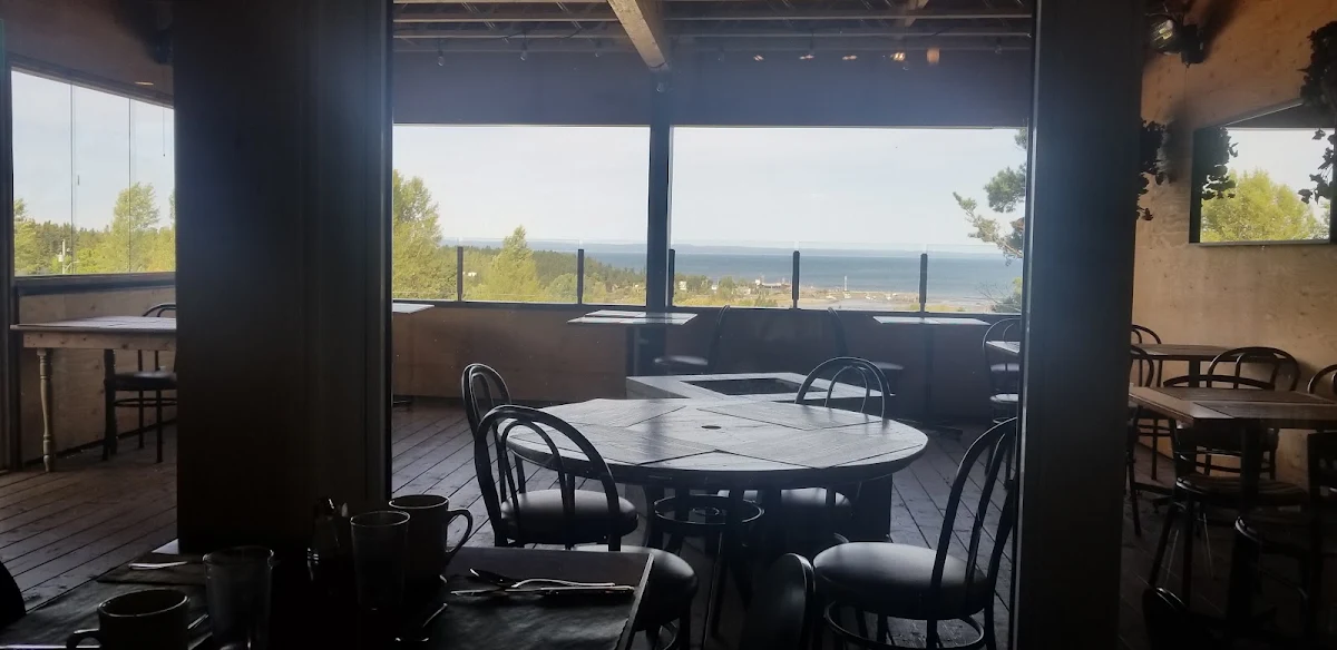 Vibe, Restaurant Le Biarritz