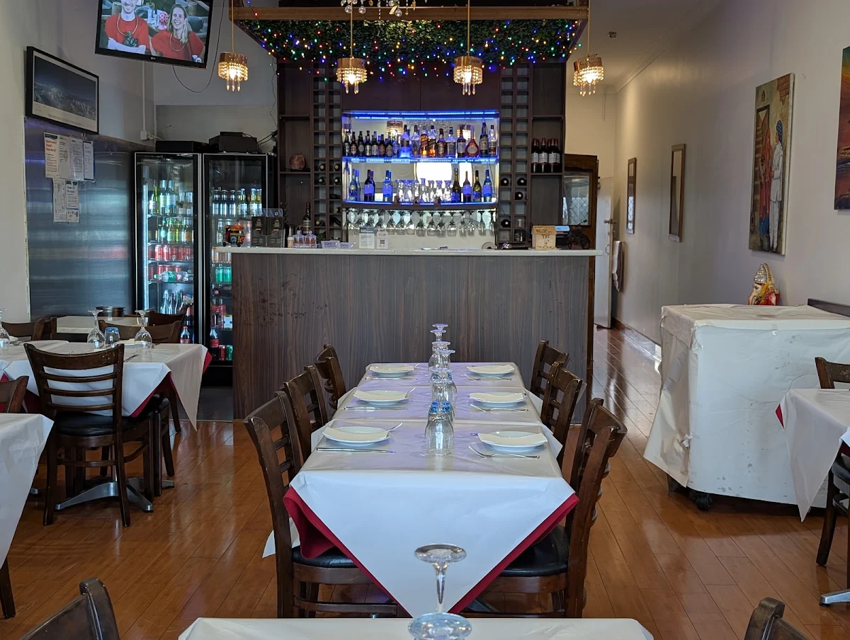 Vibe, The Indian Hut -Indian and Nepalese Restaurant
