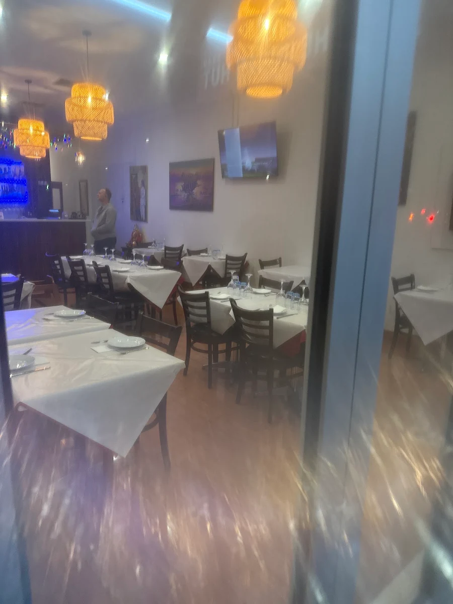 Vibe, The Indian Hut -Indian and Nepalese Restaurant