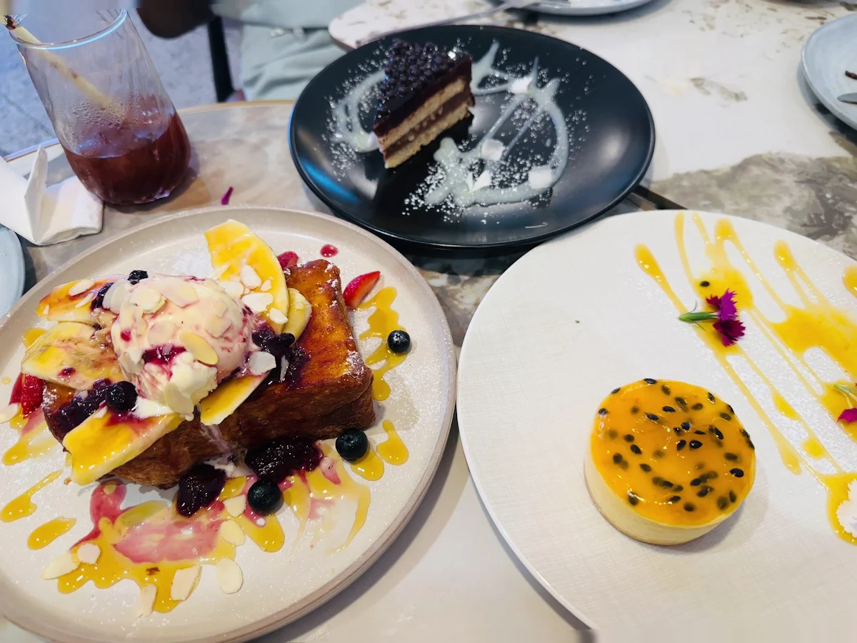 Food & drink, Lumina Cafe Castle towers