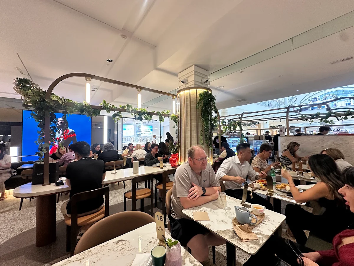 Vibe, Lumina Cafe Castle towers