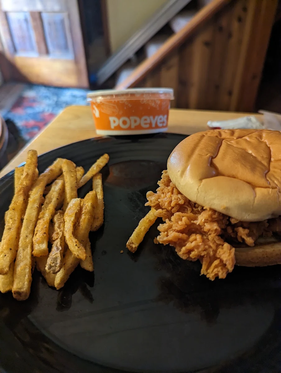 Food & drink, Popeyes Louisiana Kitchen