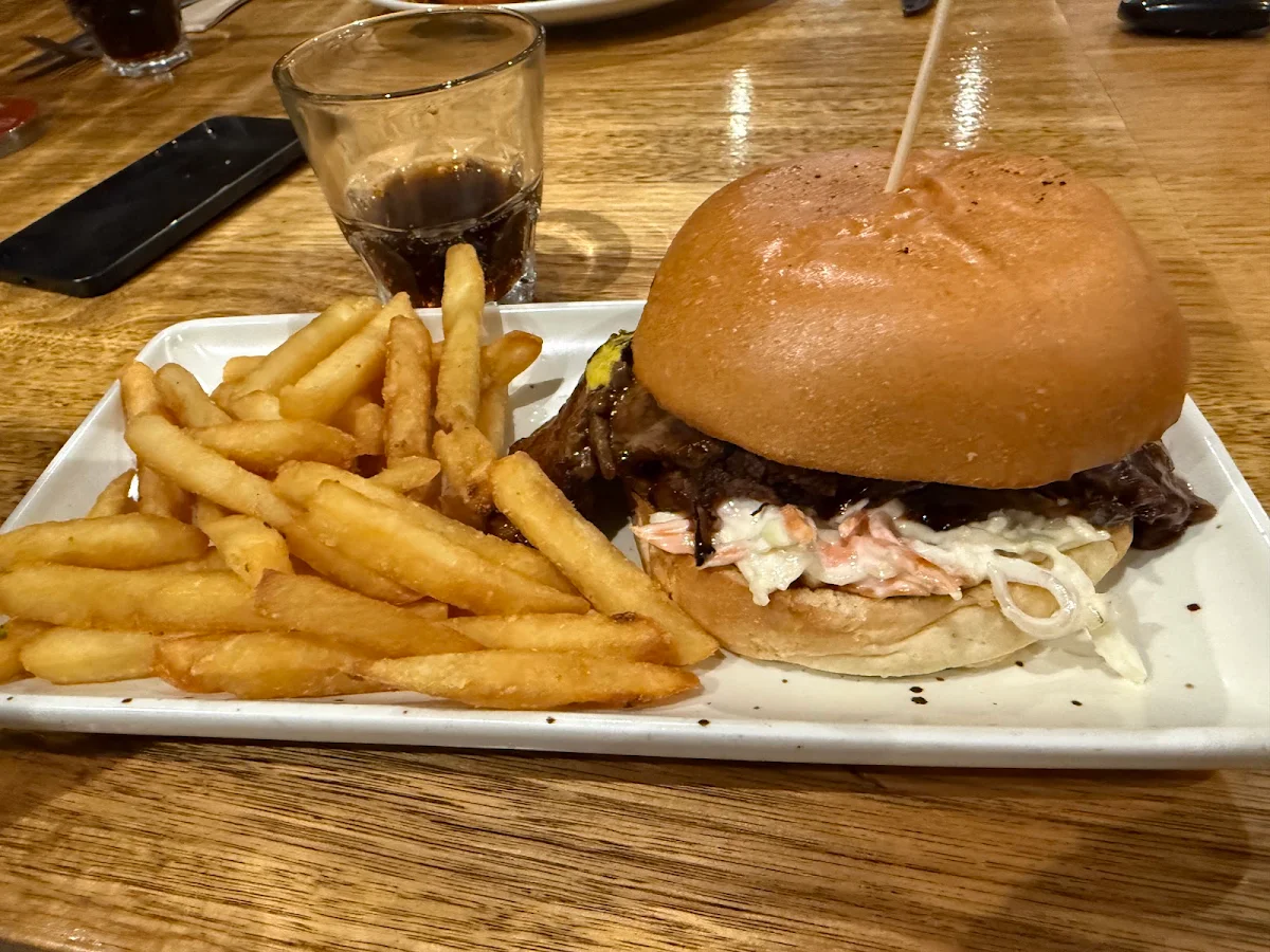 Food & drink, Eltham Hotel