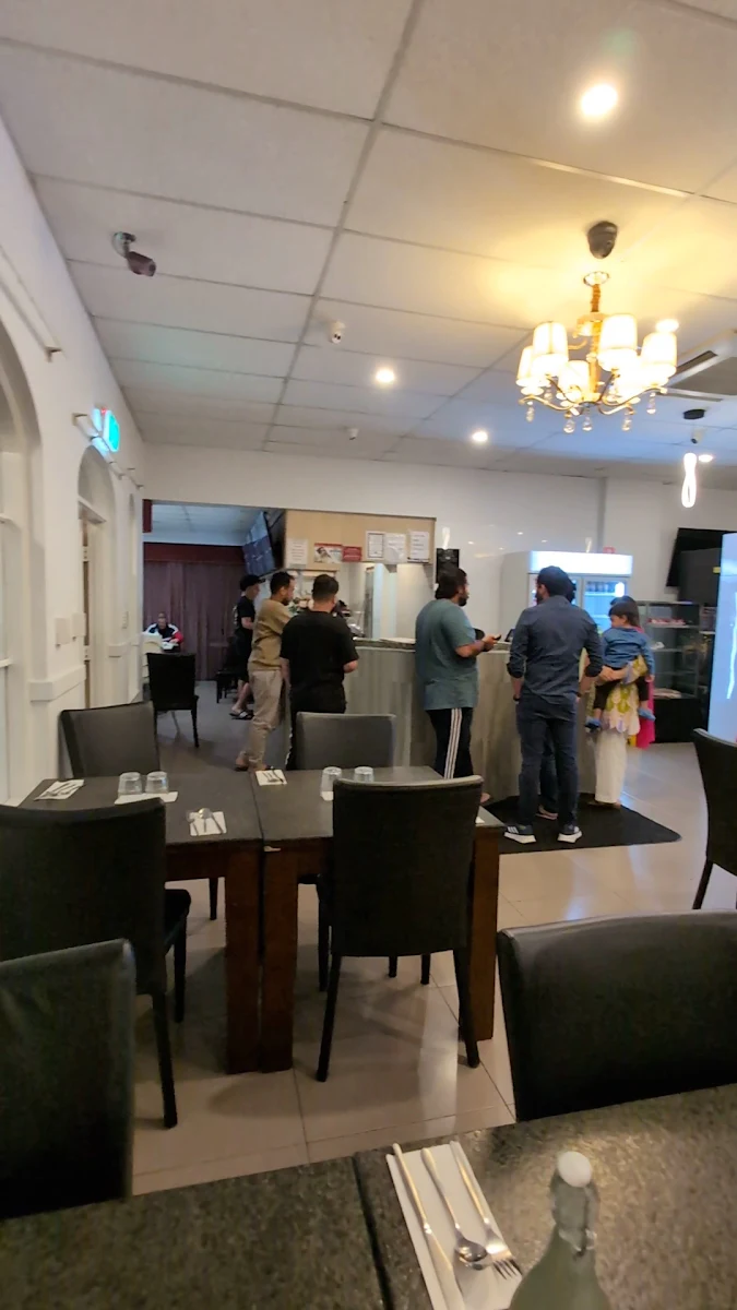 Vibe, Little Lebanon Restaurant