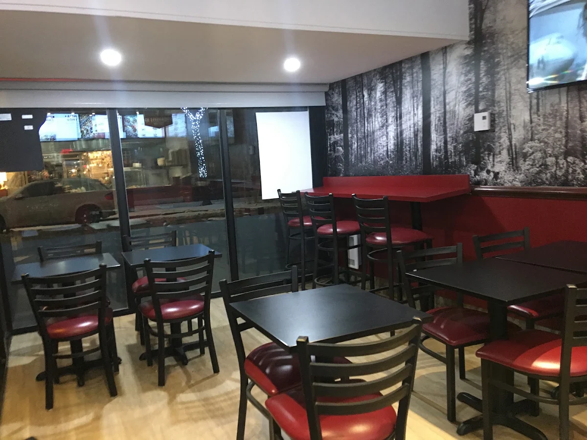 Vibe, Restaurant Boustan