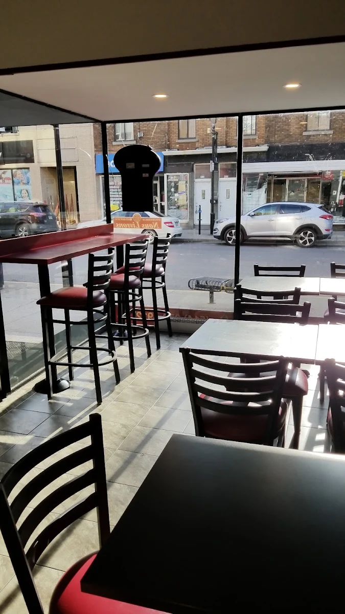 Vibe, Restaurant Boustan