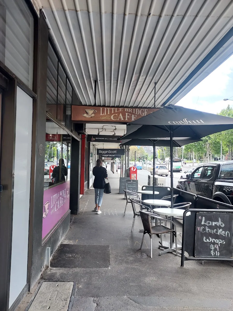 Vibe, Little Bridge Cafe