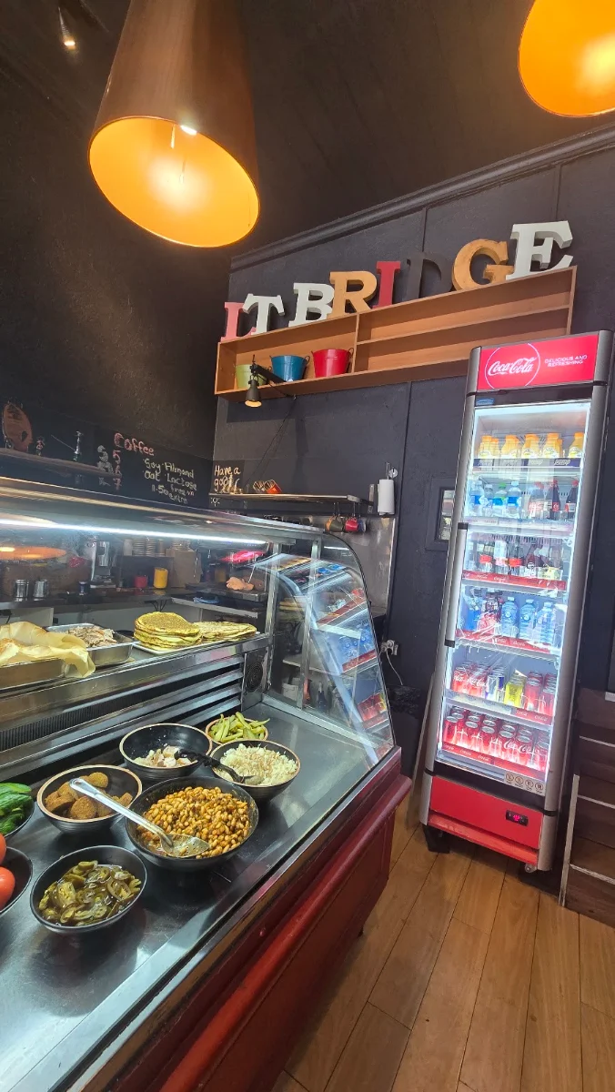 Vibe, Little Bridge Cafe