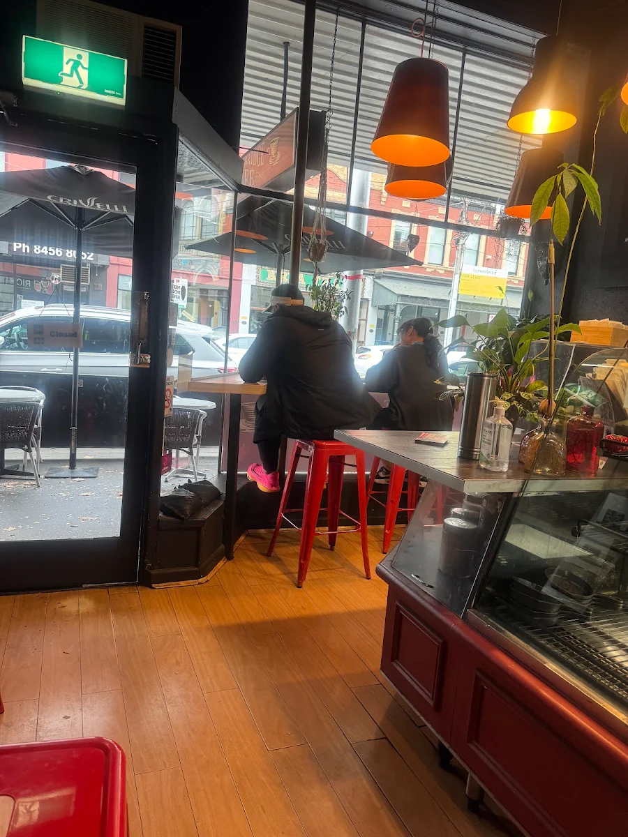 Vibe, Little Bridge Cafe
