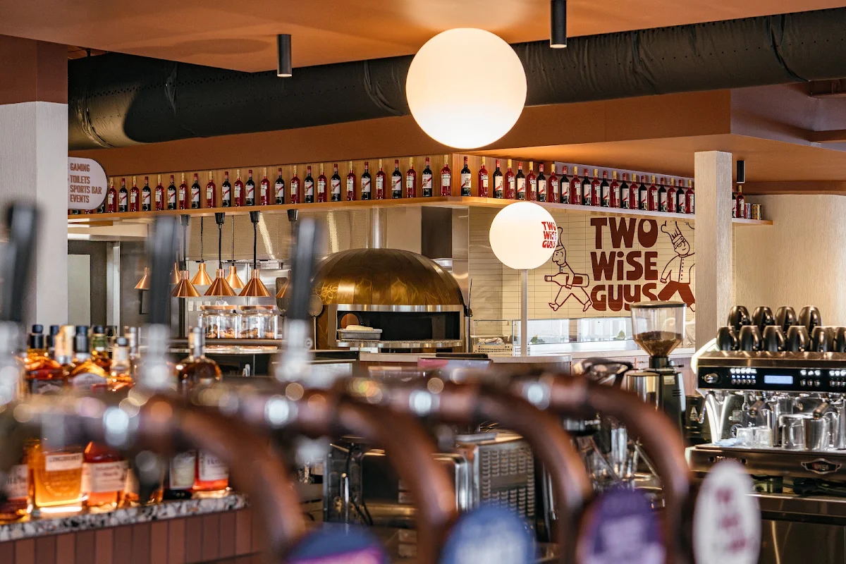 Vibe, Bracken Ridge Tavern