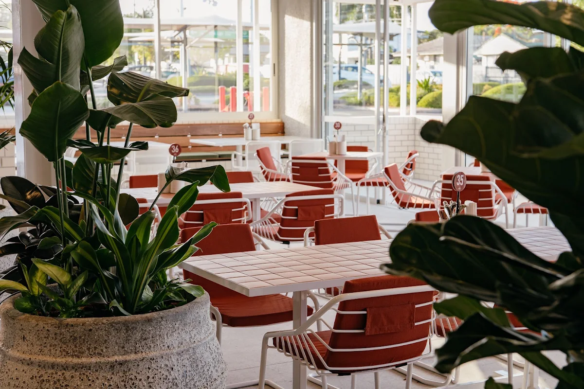 Vibe, Bracken Ridge Tavern