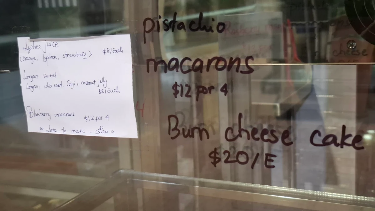 Menu, Darwin Pork Roll