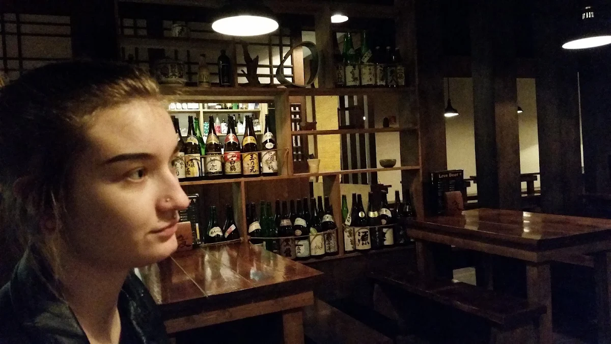 Vibe, Izakaya Tomo