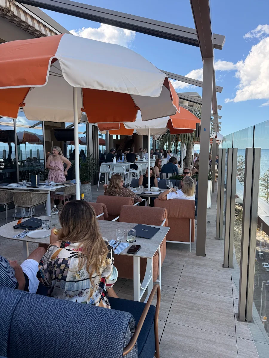 Vibe, Sully's Rooftop