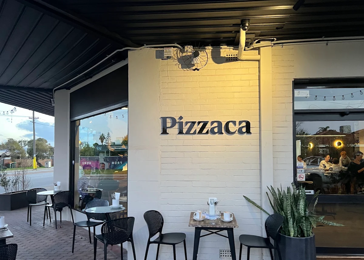 Vibe, Pizzaca Pizzeria & Bar