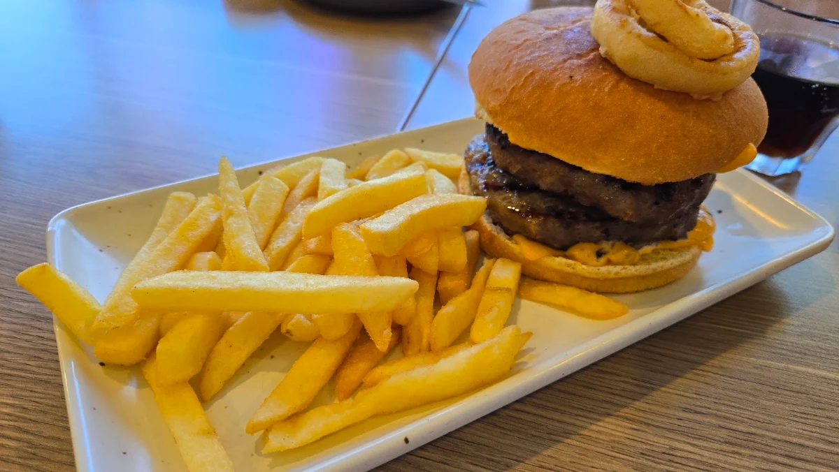 Food & drink, Regency Tavern