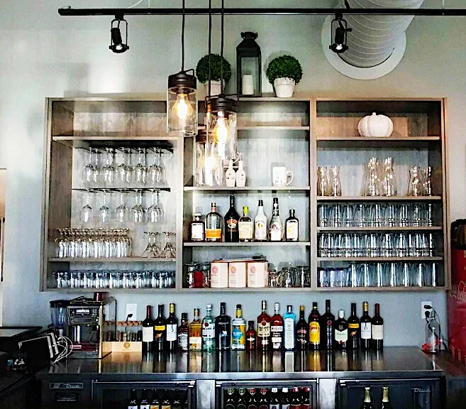 Vibe, Home Plate Restaurant