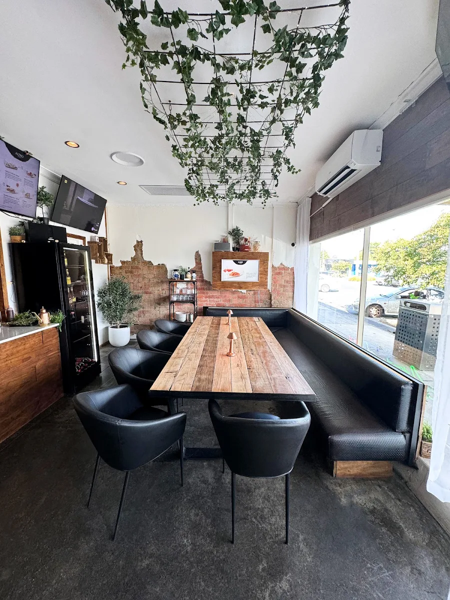 Vibe, Bruno's Pizza