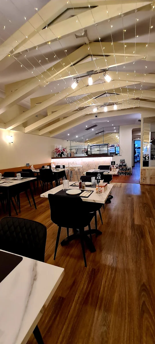 Vibe, Shahan Persian Restaurant