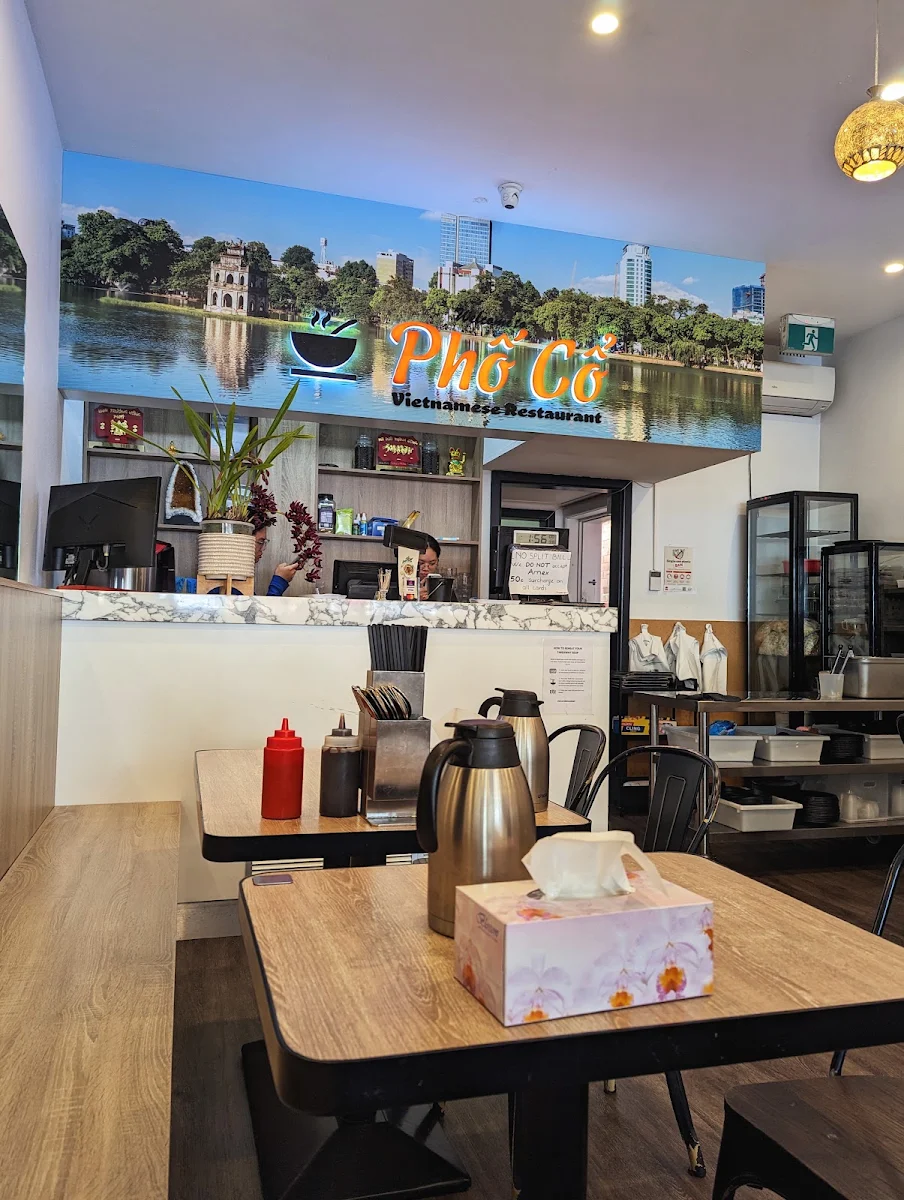 Vibe, Pho Co Eastwood
