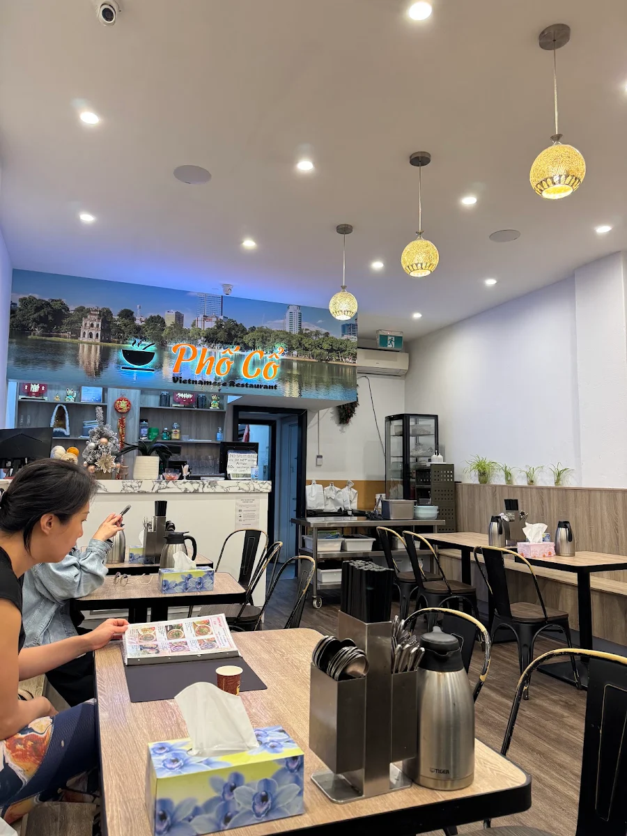 Vibe, Pho Co Eastwood
