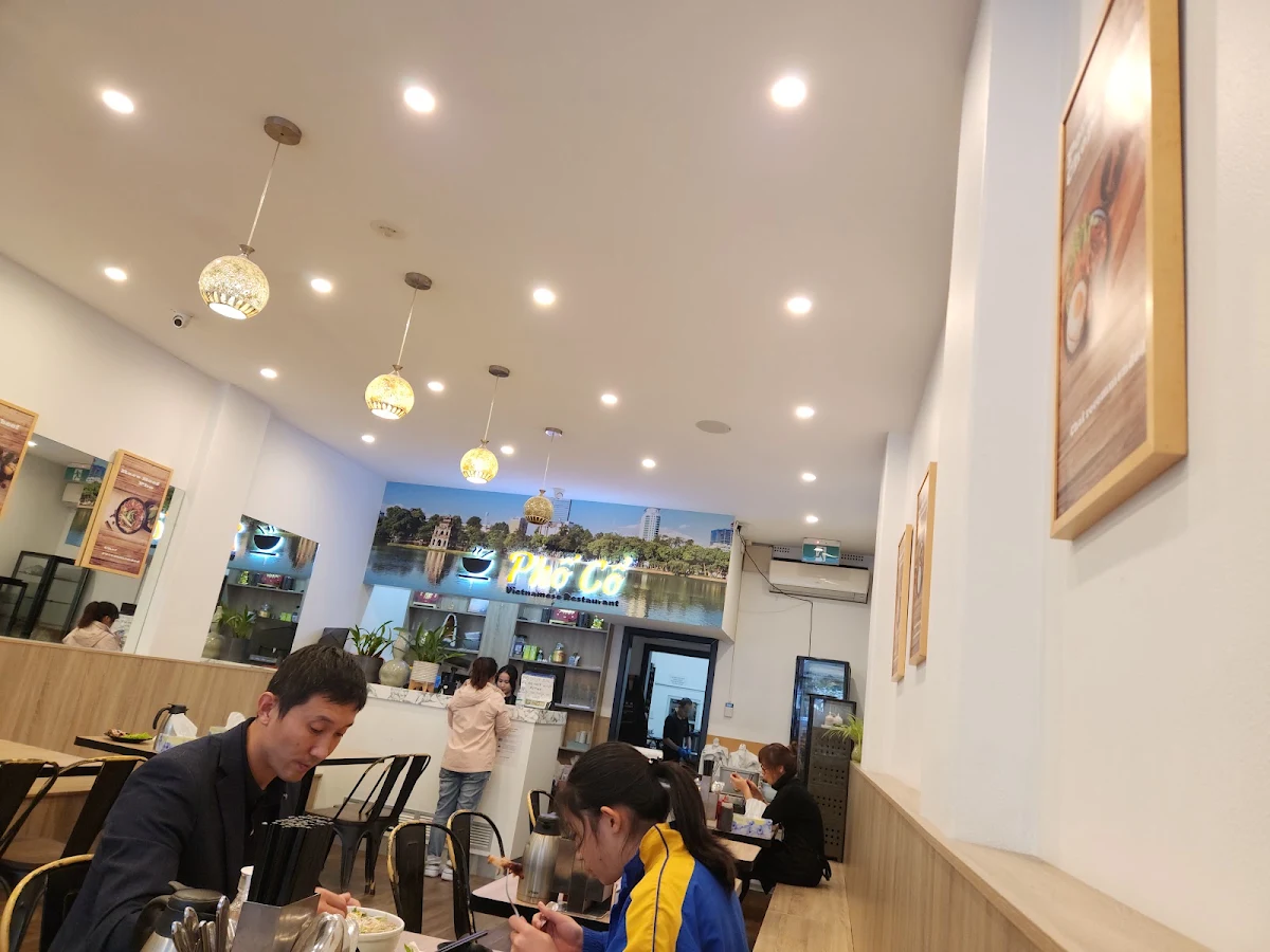 Vibe, Pho Co Eastwood